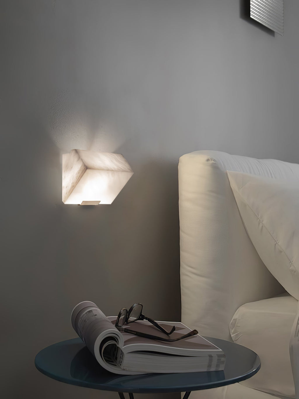 Vimiryra Wall Sconce in Alabaster