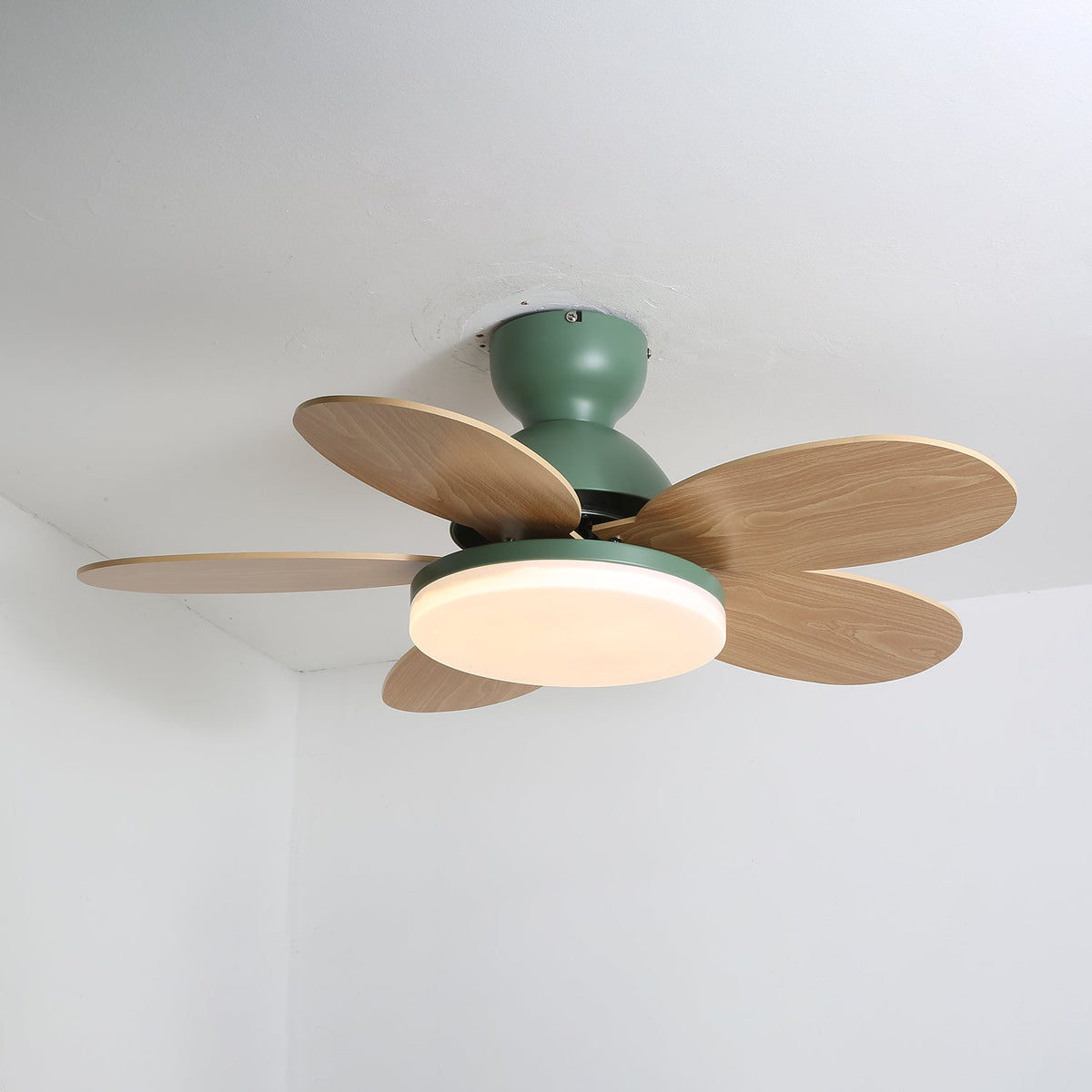 Petalo Nordic Petal-Shaped Acrylic Ceiling Fan Light