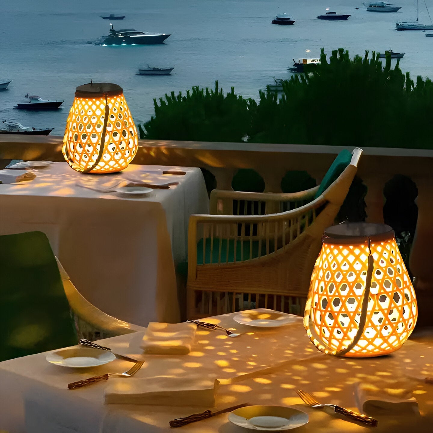 Isavora - Solar Garden Lamp with Woven Bamboo Look