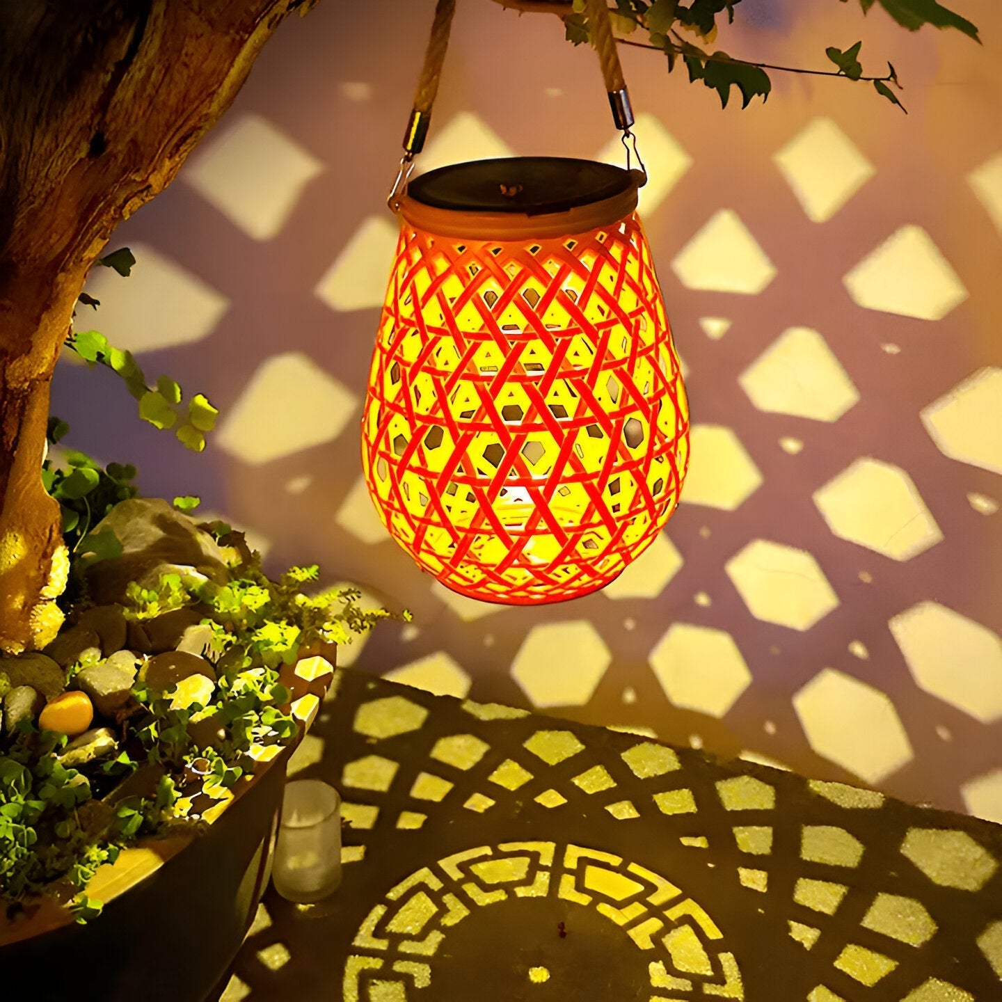 Isavora - Solar Garden Lamp with Woven Bamboo Look