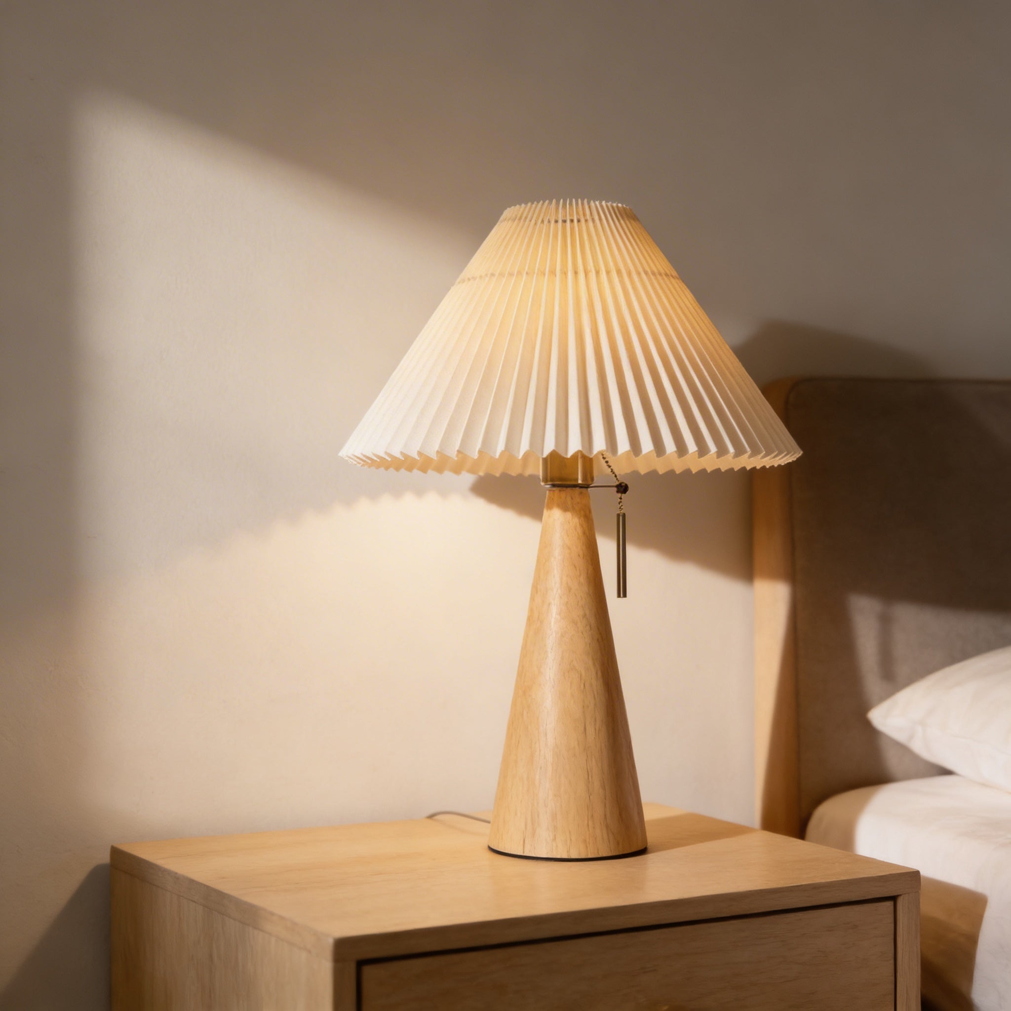 Mary - Retro Wooden Table Lamp