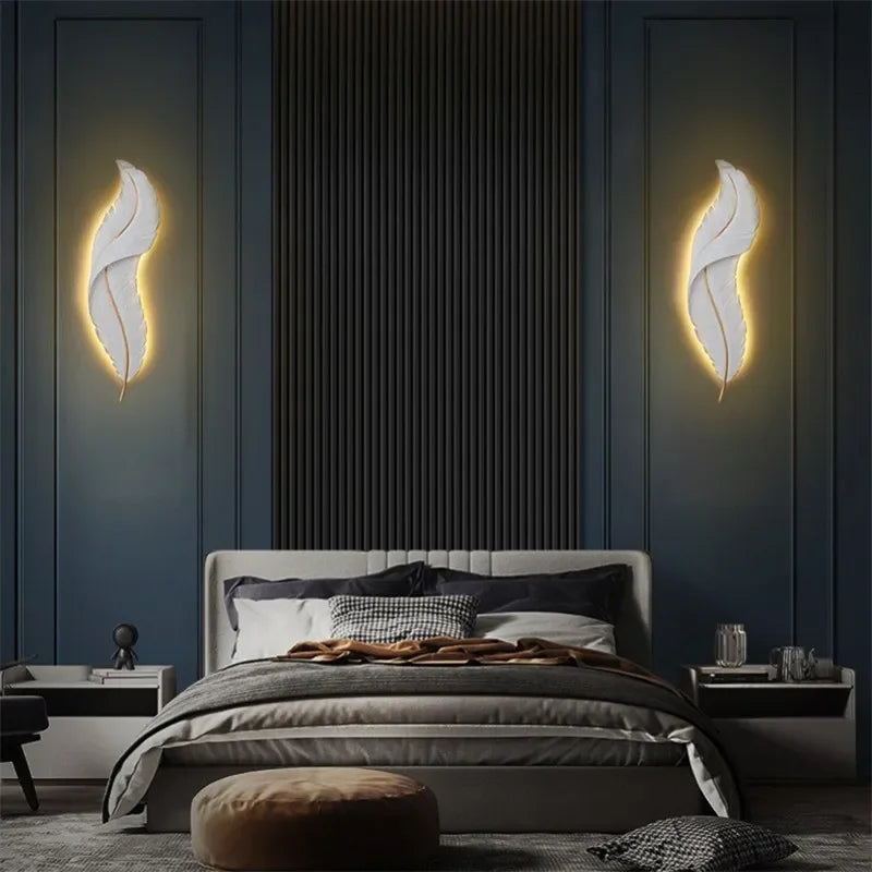Feather-Shaped Wall Lamp – Subtle Elegance and Ambient Light