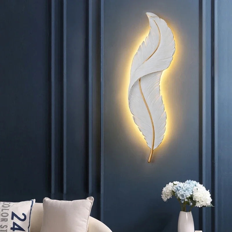 Feather-Shaped Wall Lamp – Subtle Elegance and Ambient Light