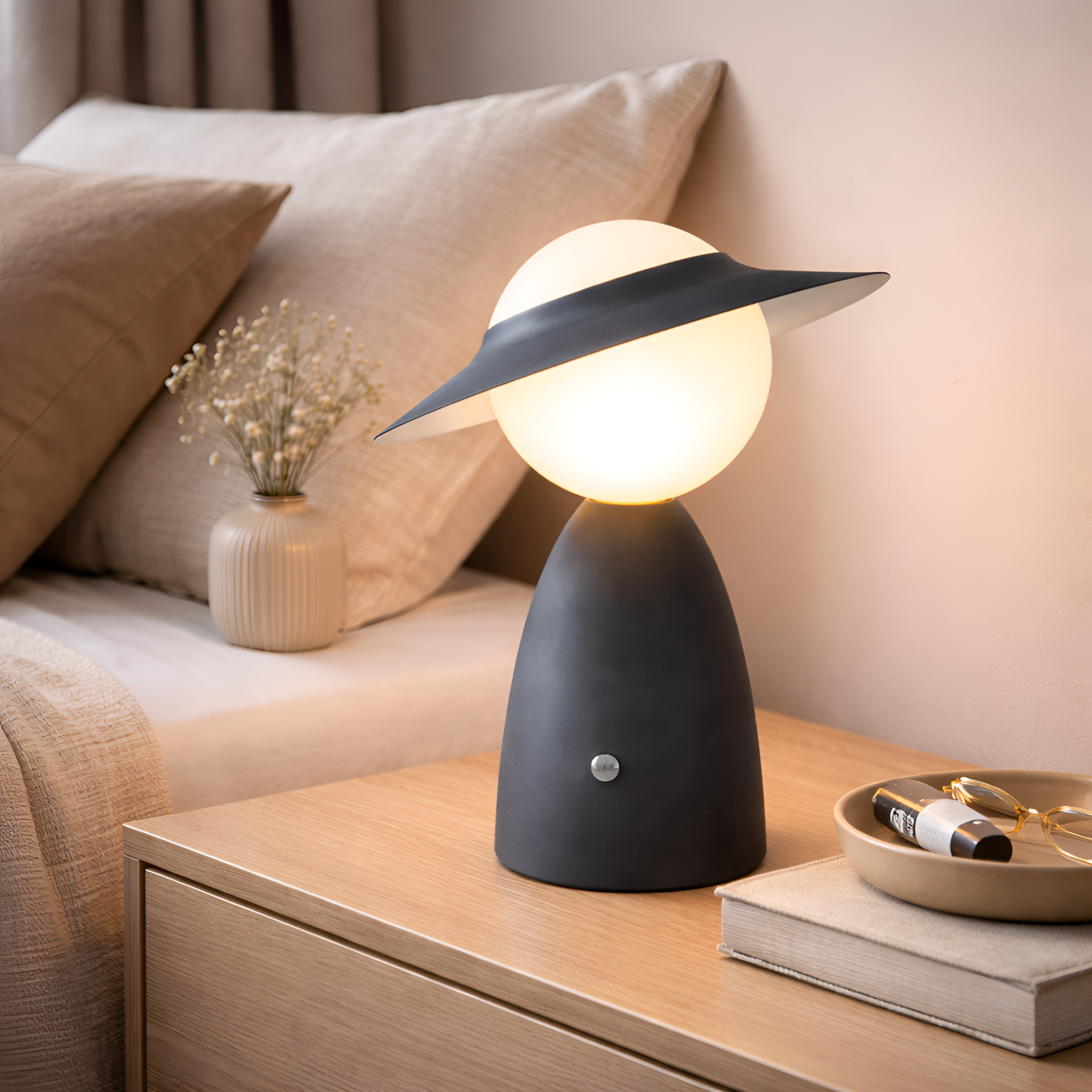 Isaac - Table Lamp with Wireless Charging and Warm Light