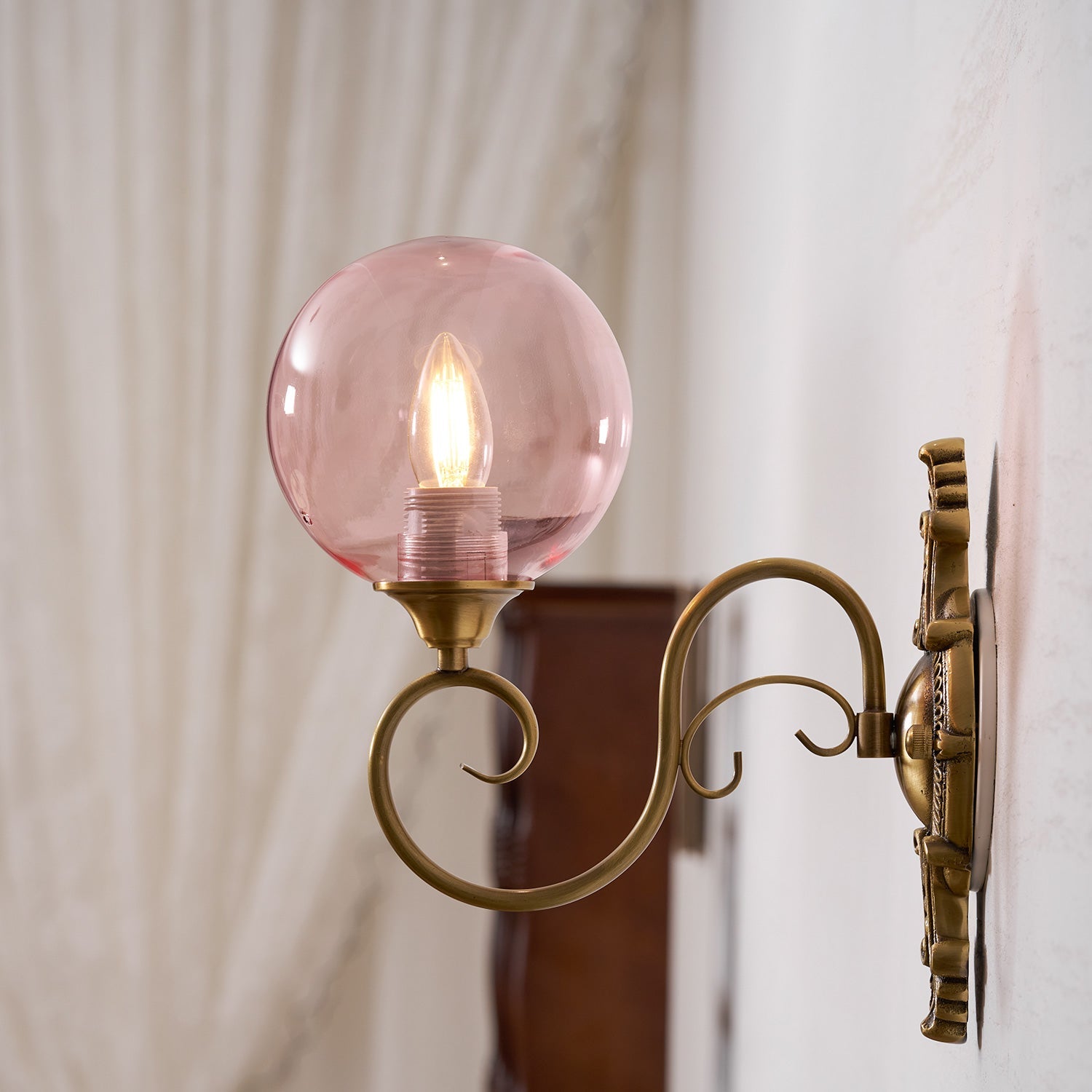 Vintarose Wall Lamp