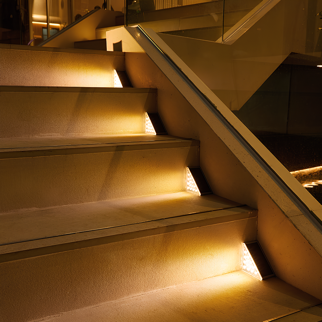 Solar-Powered Stair Lighting - SoluStep