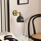 Retro wall lamp in the shape of a tulip flower – wall sconce with glass shade and gold finish