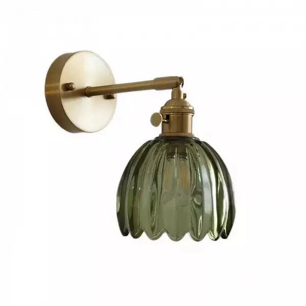 Retro wall lamp in the shape of a tulip flower – wall sconce with glass shade and gold finish