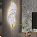 Feather-Shaped Wall Lamp – Subtle Elegance and Ambient Light