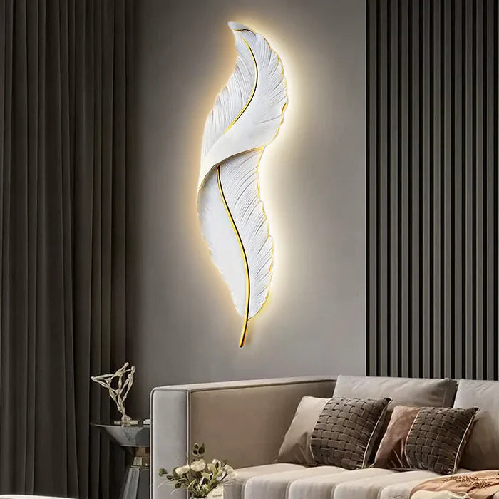 Feather-Shaped Wall Lamp – Subtle Elegance and Ambient Light