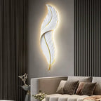 Feather-Shaped Wall Lamp – Subtle Elegance and Ambient Light